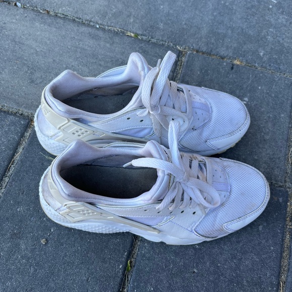 NIKE white huarache sneakers - size 5Y / US6.5 - Picture 13 of 14